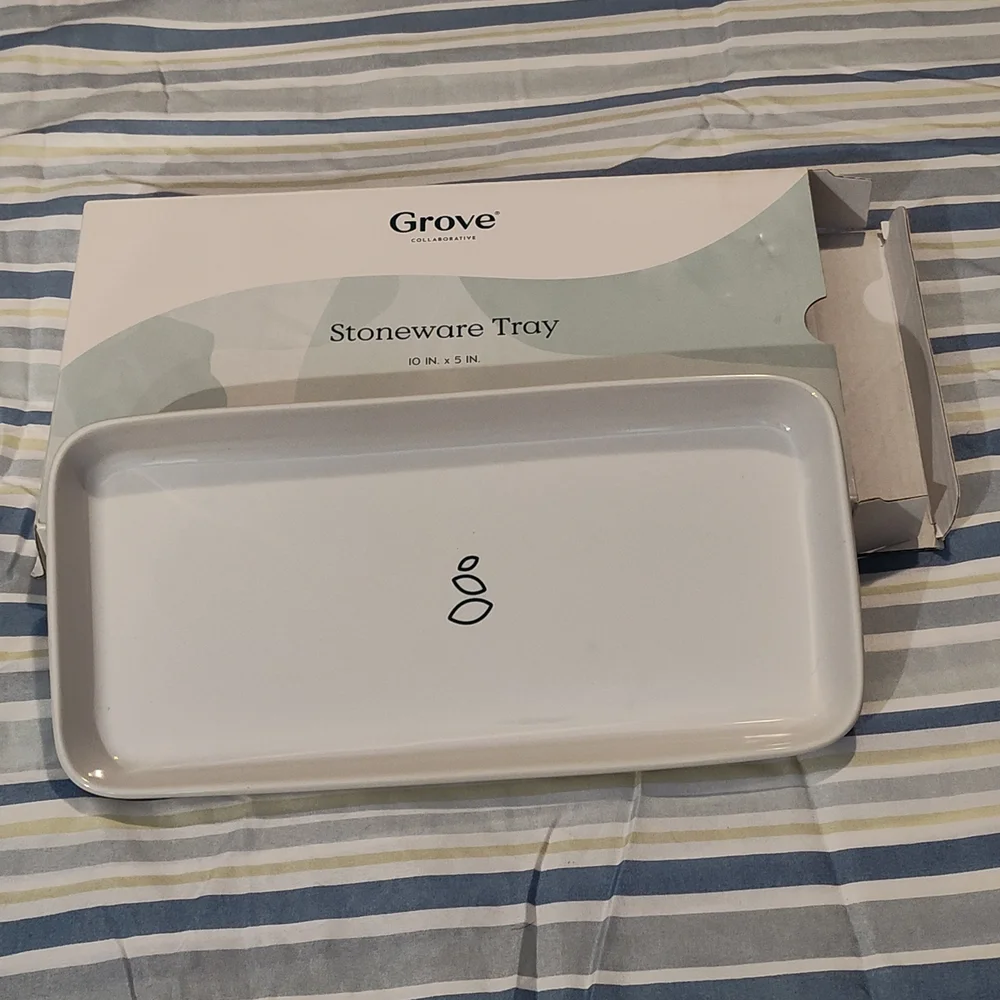 Groove Collaborative White Serving Tray
